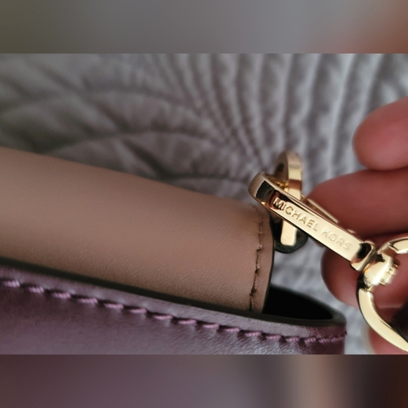In New Condition Michael Kors Mindy Bag Purse. Stunning! - Picture 8 of 11